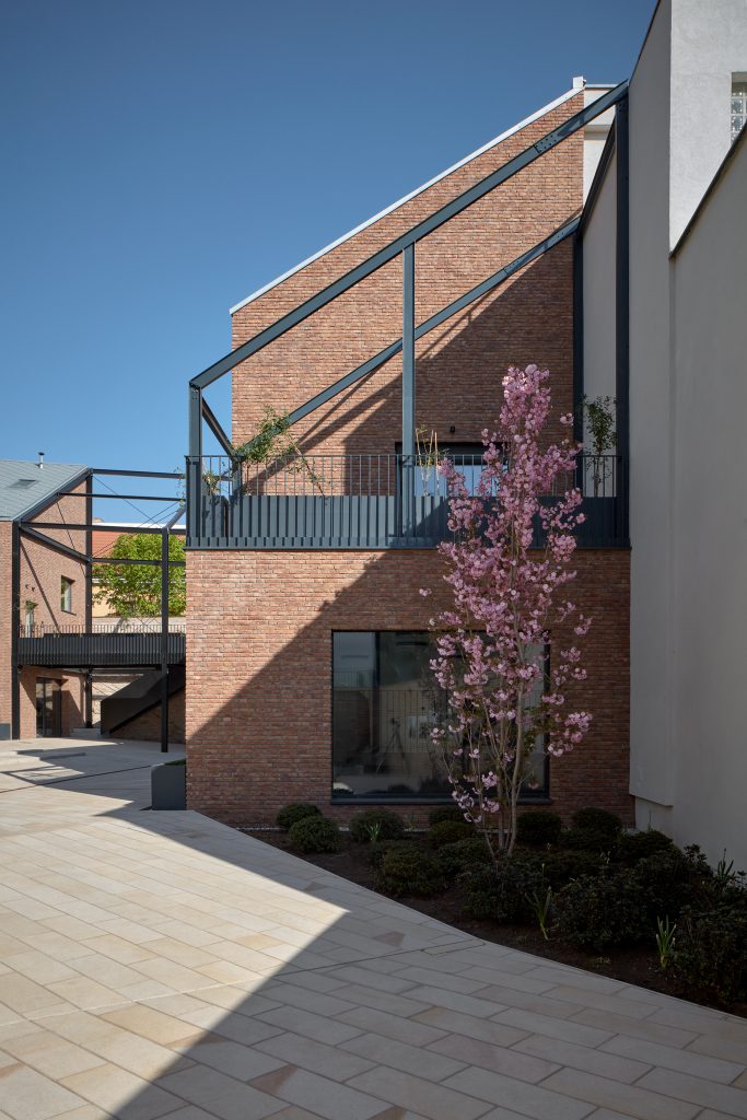 Vallo_Sadovsky_Architects_Nadvorie_BoysPlayNice_02